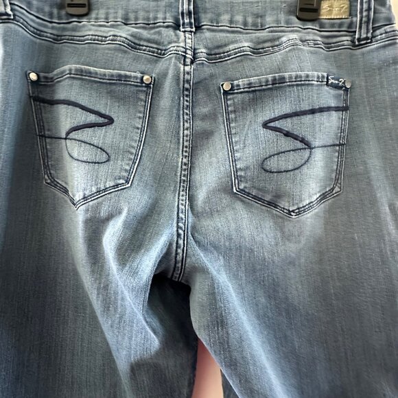 Seven7 Womens Plus Size 18 Tummyless Bootcut Jeans Blue Denim Cotton Blend - Picture 7 of 8